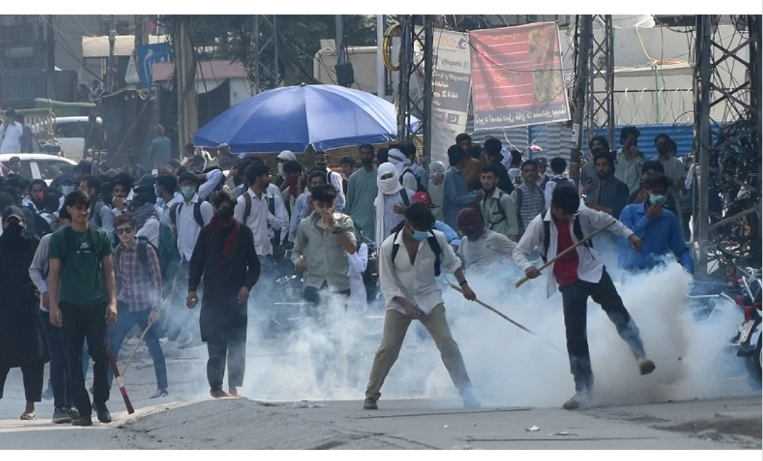 पाकिस्तानमा छात्रामाथी बलात्कार , विद्यार्थी प्रदर्शन चर्कियो