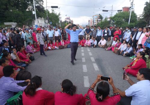 विद्यार्थी भर्ना अभियान सुरु, शिक्षक भने १४ दिन देखी सडकमै