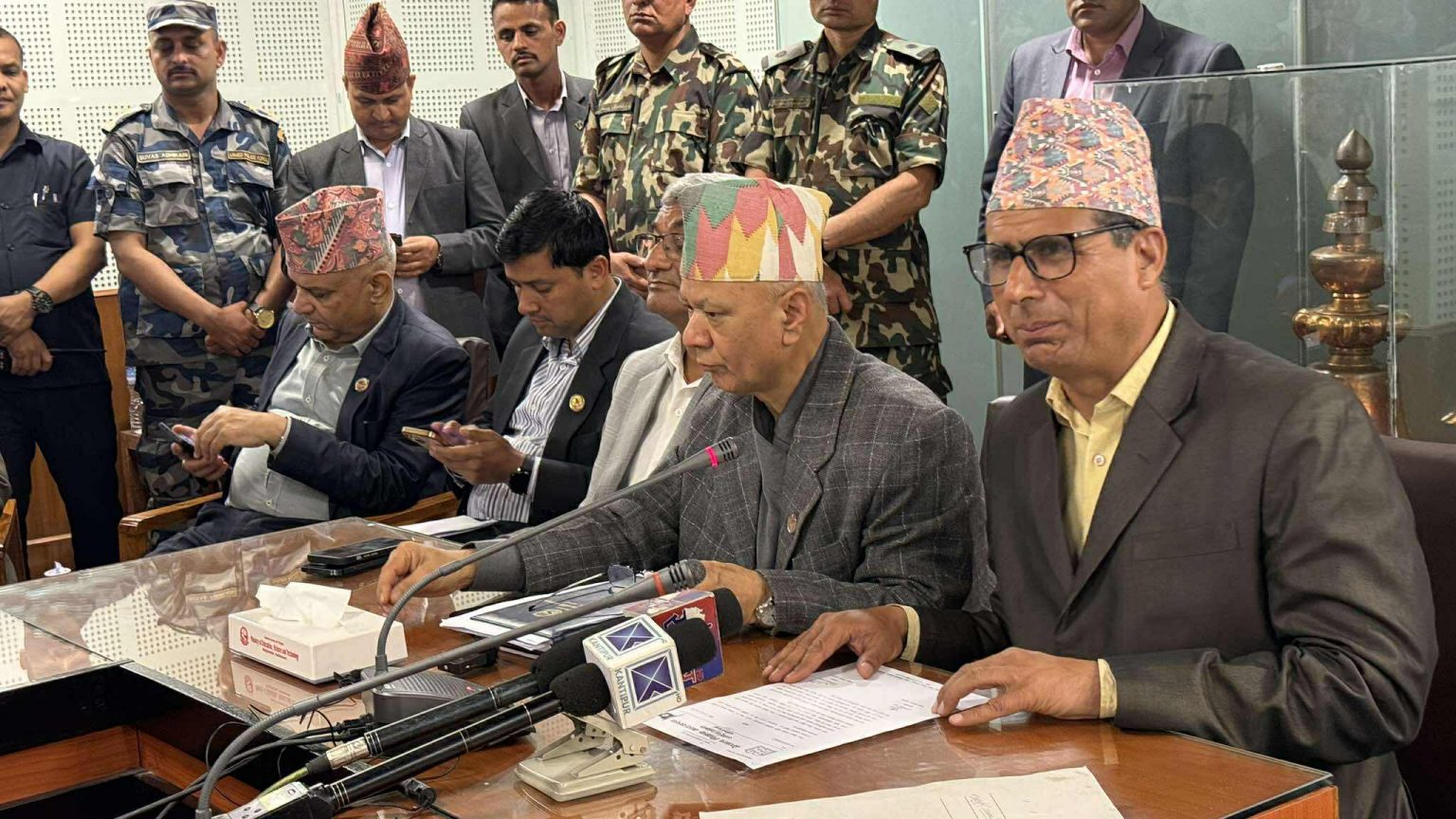 शिक्षक महासङ्घ र मन्त्रालयको वार्ता निष्कर्षविहीन, आन्तरिक प्रतिस्पर्धामा जुटेन सहमति