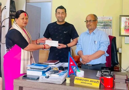 एक लाख बढिको अक्षयकोष स्थापना गरेर विद्यालयबाट शिक्षकले लिए अवकाश