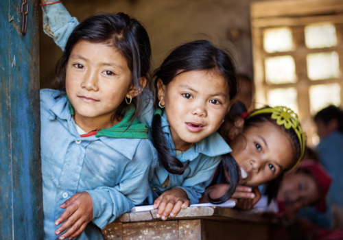 बच्चालाई असल बनाउने ७ महत्वपूर्ण बानी, जसले बदल्छ उनीहरूको जीवन